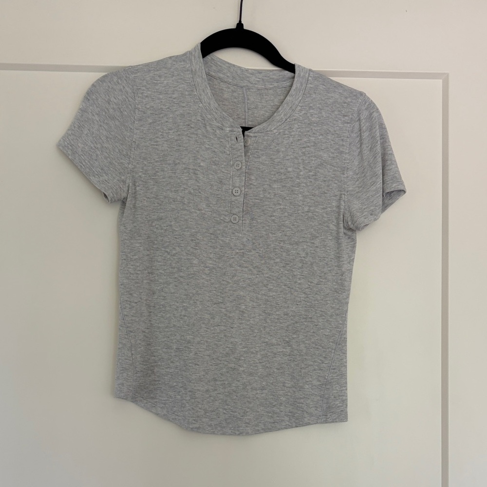 Lululemon Hold It Tight - Short Sleeve Henley - 6 grey